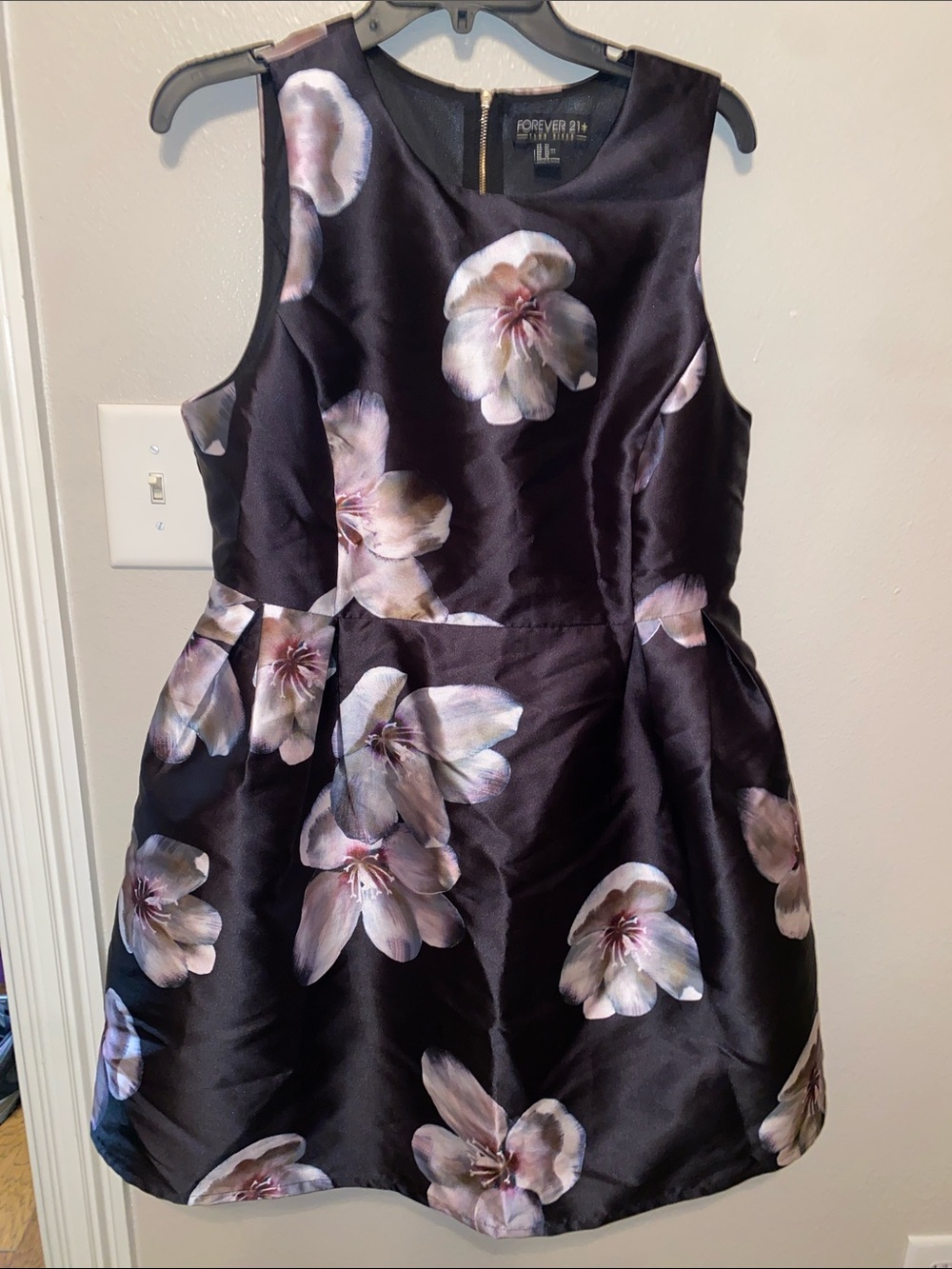 New without tag. Forever 21 Black Floral Party Dress with Pink Cream Blooms - Picture 1 of 2